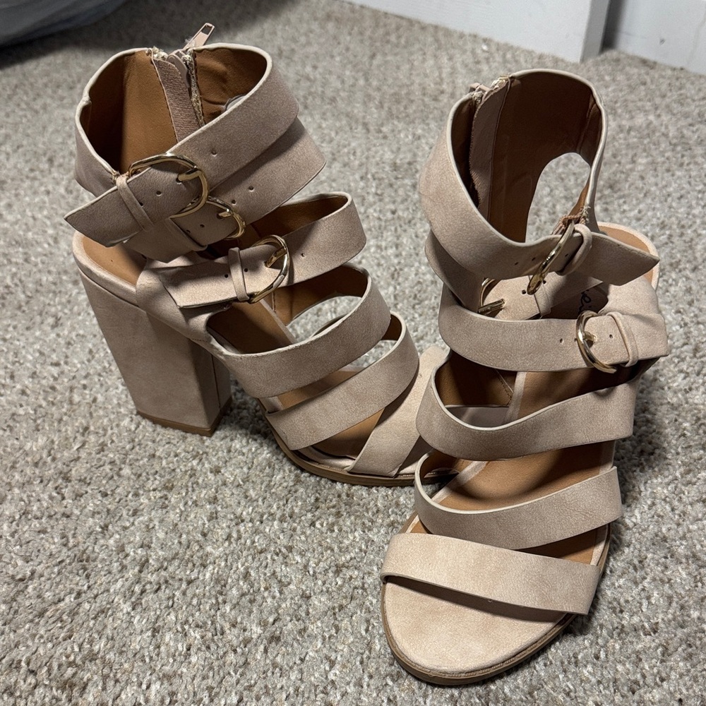 Size 7 1/2 Strappy Buckle Heels-Nude